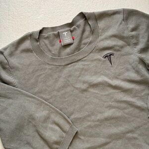 Tesla Women’s Medium Gray Merch 3/4 Sleeve Sweater With Tesla Logo Pullover Crew